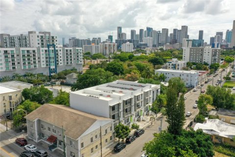 Commercial property in Miami, Florida 910.81 sq.m. № 2086594 - photo 6