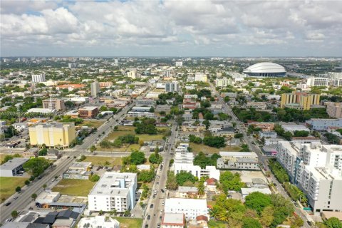 Commercial property in Miami, Florida 910.81 sq.m. № 2086594 - photo 18