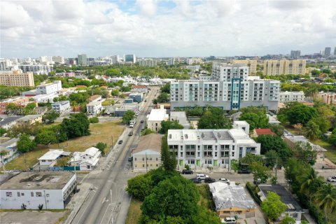Commercial property in Miami, Florida 910.81 sq.m. № 2086594 - photo 14