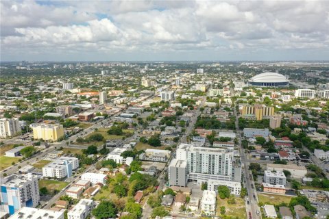Commercial property in Miami, Florida 910.81 sq.m. № 2086594 - photo 17