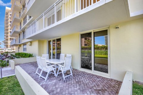 Condo in Juno Beach, Florida, 1 bedroom  № 1163157 - photo 1