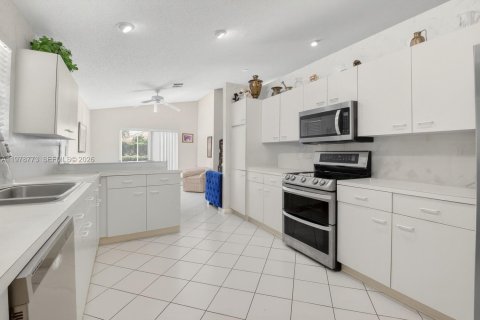 Villa ou maison à vendre à Delray Beach, Floride: 3 chambres, 189.06 m2 № 2052075 - photo 8