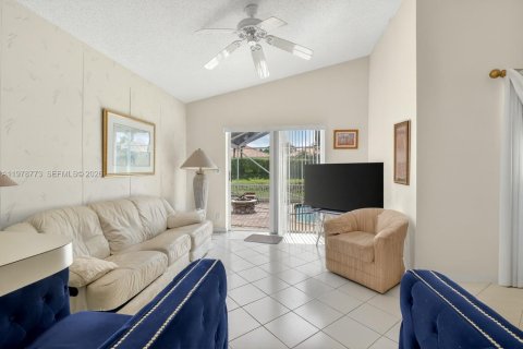 Villa ou maison à vendre à Delray Beach, Floride: 3 chambres, 189.06 m2 № 2052075 - photo 12