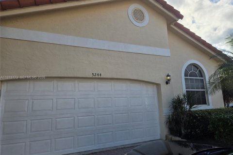 Villa ou maison à vendre à Delray Beach, Floride: 3 chambres, 189.06 m2 № 2052075 - photo 4