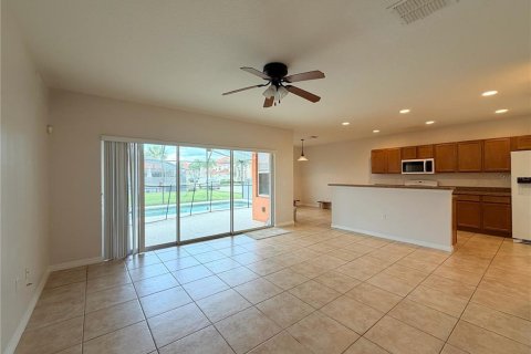 Villa ou maison à vendre à Davenport, Floride: 5 chambres, 277.22 m2 № 2388638 - photo 21