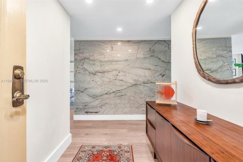 Copropriété à louer à Miami, Floride: 2 chambres, 154.31 m2 № 2004126 - photo 2