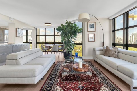 Copropriété à louer à Miami, Floride: 2 chambres, 154.31 m2 № 2004126 - photo 10