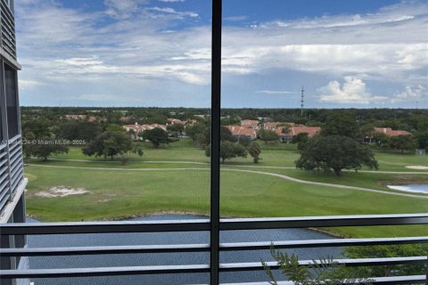 Copropriété à vendre à Pompano Beach, Floride: 2 chambres, 113.81 m2 № 1839214 - photo 25