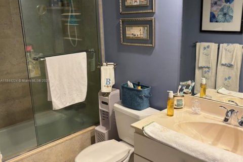 Condo in Pompano Beach, Florida, 2 bedrooms  № 1839214 - photo 19