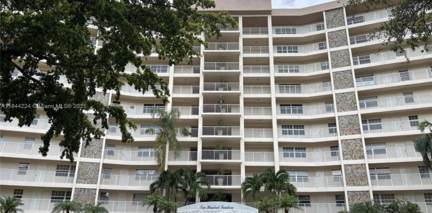 Condo in Pompano Beach, Florida, 2 bedrooms  № 1839214