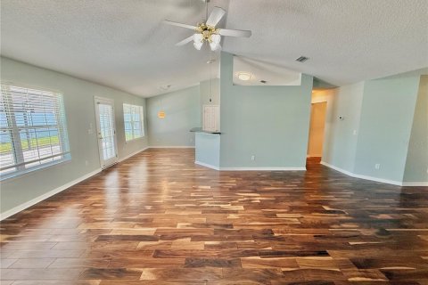 House in Palm Coast, Florida 3 bedrooms, 187.29 sq.m. № 2230498 - photo 17