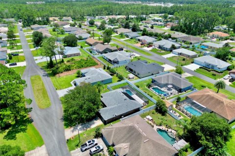 House in Palm Coast, Florida 3 bedrooms, 187.29 sq.m. № 2230498 - photo 2
