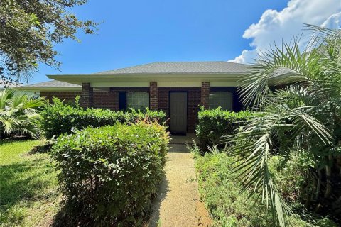 House in Palm Coast, Florida 3 bedrooms, 187.29 sq.m. № 2230498 - photo 7