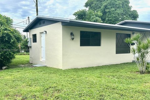 Casa en venta en Miami Gardens, Florida, 3 dormitorios, 124.49 m2 № 1929262 - foto 4