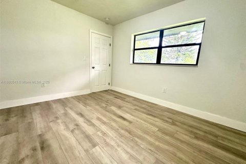 Casa en venta en Miami Gardens, Florida, 3 dormitorios, 124.49 m2 № 1929262 - foto 14