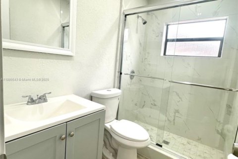 Casa en venta en Miami Gardens, Florida, 3 dormitorios, 124.49 m2 № 1929262 - foto 15