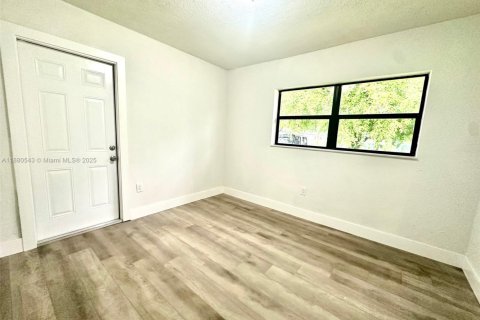 Casa en venta en Miami Gardens, Florida, 3 dormitorios, 124.49 m2 № 1929262 - foto 20