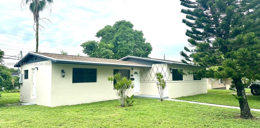 Casa en Miami Gardens, Florida 3 dormitorios, 124.49 m2 № 1929262