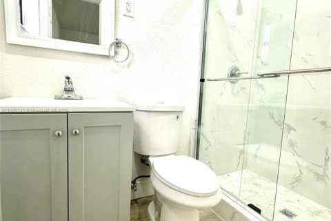 Casa en venta en Miami Gardens, Florida, 3 dormitorios, 124.49 m2 № 1929262 - foto 10