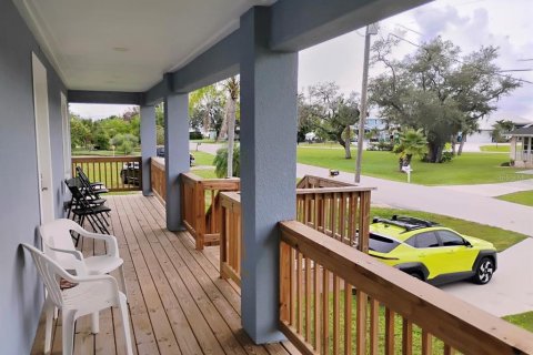Villa ou maison à louer à Port Charlotte, Floride: 3 chambres, 153.85 m2 № 2410271 - photo 2