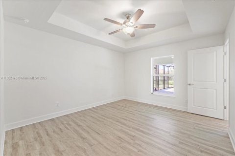 House in Cape Coral, Florida 4 bedrooms, 197.6 sq.m. № 1890710 - photo 22