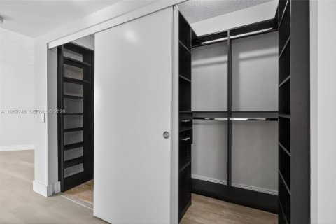 Condominio en alquiler en Aventura, Florida, 2 dormitorios, 110.27 m2 № 2030671 - foto 7