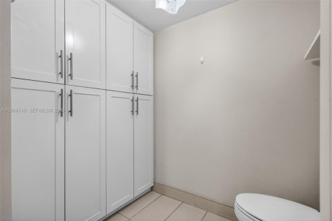 Condominio en alquiler en Aventura, Florida, 2 dormitorios, 110.27 m2 № 2030671 - foto 9