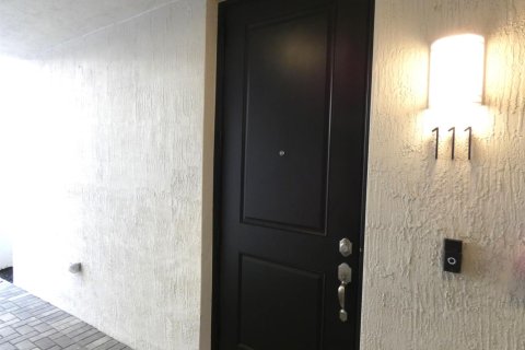Купить кондоминиум в Лейк-Уорт, Флорида 4 комнаты, 86.12м2, № 2085440 - фото 11