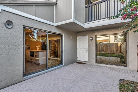 Touwnhouse à vendre à Plantation, Floride: 2 chambres, 116.96 m2 № 1999154 - photo 5