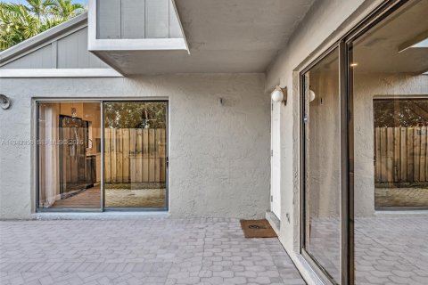 Touwnhouse à vendre à Plantation, Floride: 2 chambres, 116.96 m2 № 1999154 - photo 3
