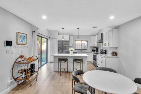 Touwnhouse à vendre à Plantation, Floride: 2 chambres, 116.96 m2 № 1999154 - photo 16