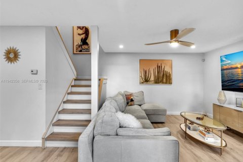 Touwnhouse à vendre à Plantation, Floride: 2 chambres, 116.96 m2 № 1999154 - photo 8