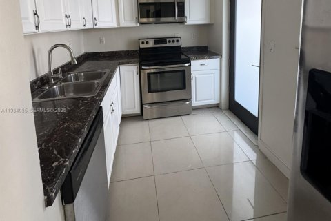 Снять в аренду кондоминиум в Халландейл-Бич, Флорида 1 спальня, 81.38м2, № 1992402 - фото 11