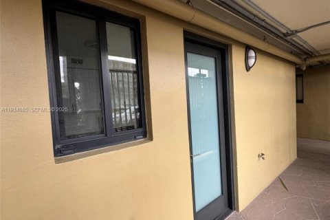 Снять в аренду кондоминиум в Халландейл-Бич, Флорида 1 спальня, 81.38м2, № 1992402 - фото 27