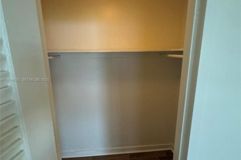 Снять в аренду кондоминиум в Халландейл-Бич, Флорида 1 спальня, 81.38м2, № 1992402 - фото 24