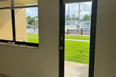 Снять в аренду кондоминиум в Халландейл-Бич, Флорида 1 спальня, 81.38м2, № 1992402 - фото 28