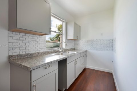 Villa ou maison à vendre à Miami Gardens, Floride: 4 chambres, 117.43 m2 № 2064002 - photo 17