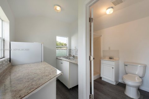 Villa ou maison à vendre à Miami Gardens, Floride: 4 chambres, 117.43 m2 № 2064002 - photo 24