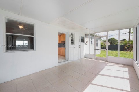 Villa ou maison à vendre à Miami Gardens, Floride: 4 chambres, 117.43 m2 № 2064002 - photo 20