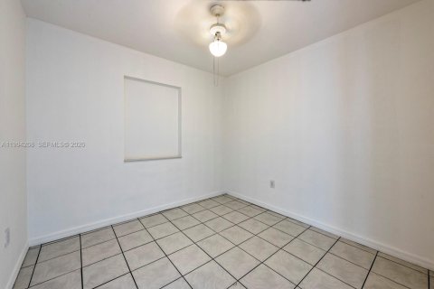 Villa ou maison à vendre à Miami Gardens, Floride: 4 chambres, 117.43 m2 № 2064002 - photo 13