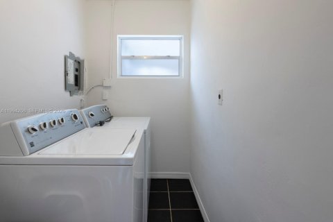 Villa ou maison à vendre à Miami Gardens, Floride: 4 chambres, 117.43 m2 № 2064002 - photo 21