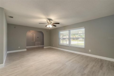 Villa ou maison à vendre à New Smyrna Beach, Floride: 3 chambres, 210.14 m2 № 2235619 - photo 12