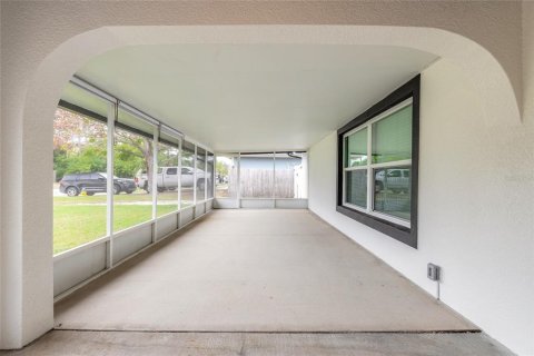 Villa ou maison à vendre à New Smyrna Beach, Floride: 3 chambres, 210.14 m2 № 2235619 - photo 5