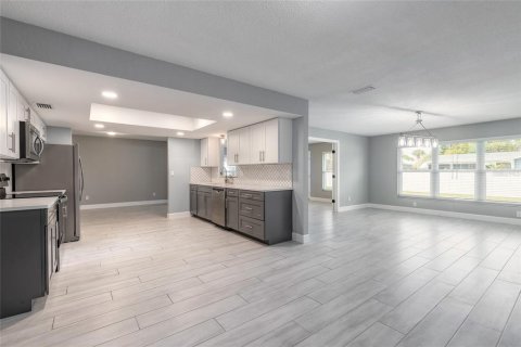 Villa ou maison à vendre à New Smyrna Beach, Floride: 3 chambres, 210.14 m2 № 2235619 - photo 20