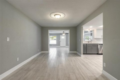 Villa ou maison à vendre à New Smyrna Beach, Floride: 3 chambres, 210.14 m2 № 2235619 - photo 13