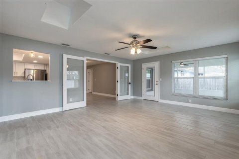 Villa ou maison à vendre à New Smyrna Beach, Floride: 3 chambres, 210.14 m2 № 2235619 - photo 25