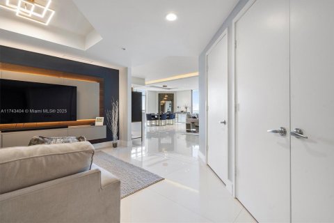 Copropriété à vendre à North Miami Beach, Floride: 2 chambres, 196.4 m2 № 1865762 - photo 3