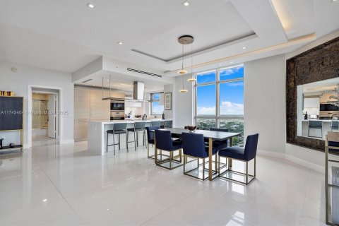 Copropriété à vendre à North Miami Beach, Floride: 2 chambres, 196.4 m2 № 1865762 - photo 17