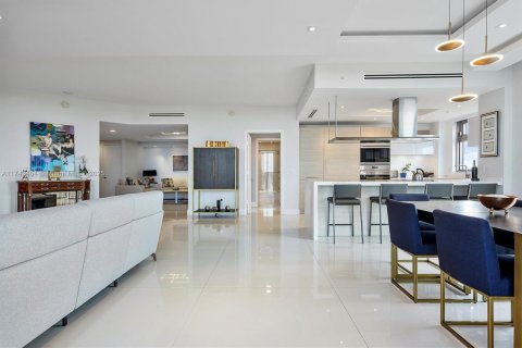 Copropriété à vendre à North Miami Beach, Floride: 2 chambres, 196.4 m2 № 1865762 - photo 16