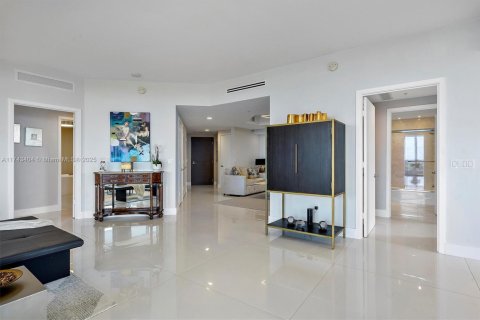 Copropriété à vendre à North Miami Beach, Floride: 2 chambres, 196.4 m2 № 1865762 - photo 18